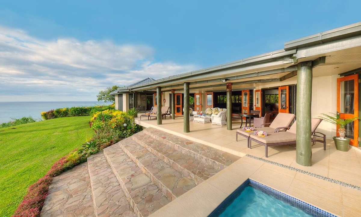 Matei House | Oceanfront 2-Bedroom House, Private Beach, Large Deck, Spectacular Views, A/C!