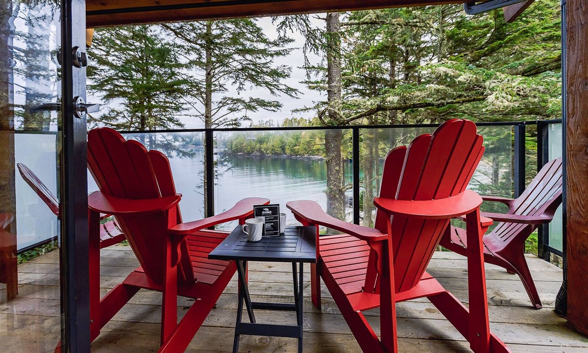 Ucluelet Cabin | Oceanfront Cabin With 2 Private Decks! ⎮Sea Glass