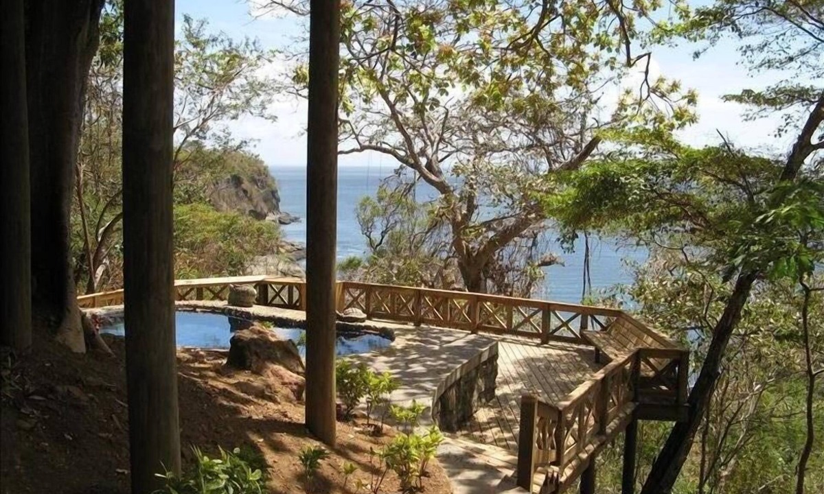 Playa La Redonda House | Oceanfront Tree House