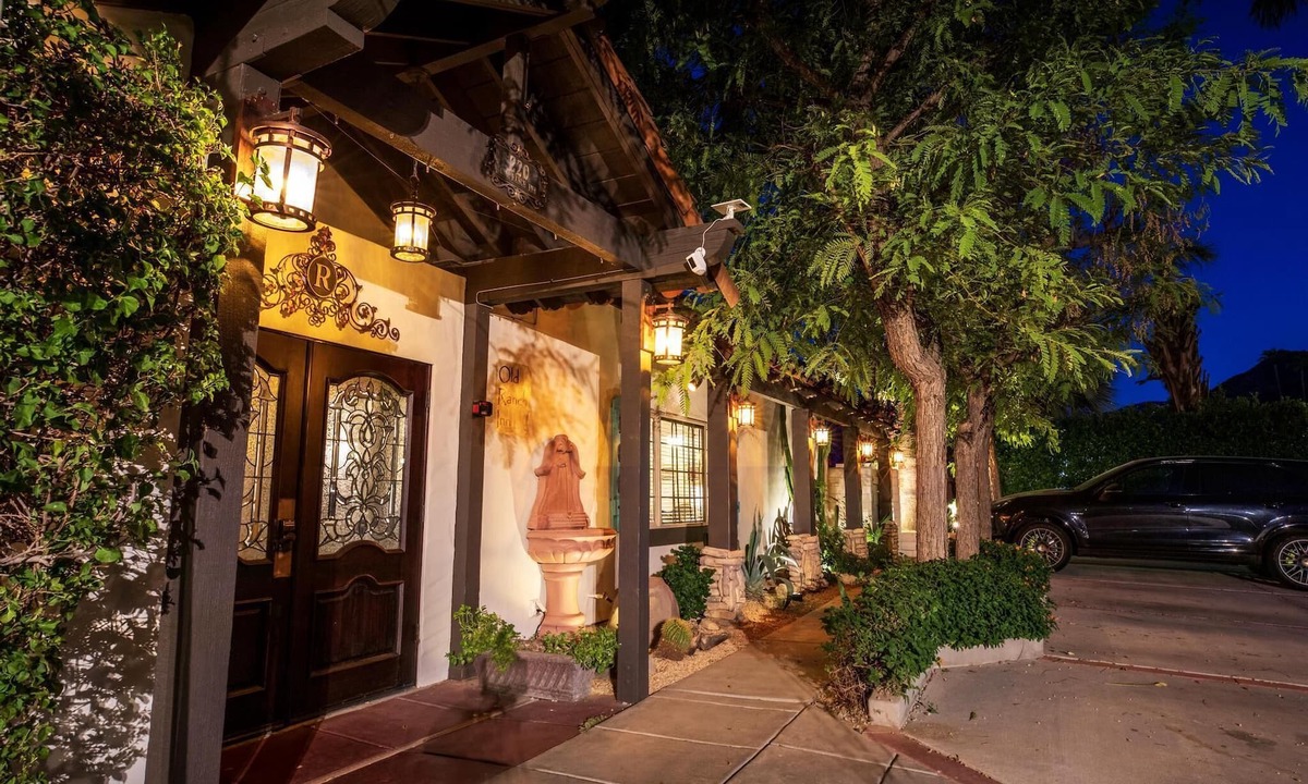 Historic Tennis Club House | Old Ranch Inn - Adults Only
