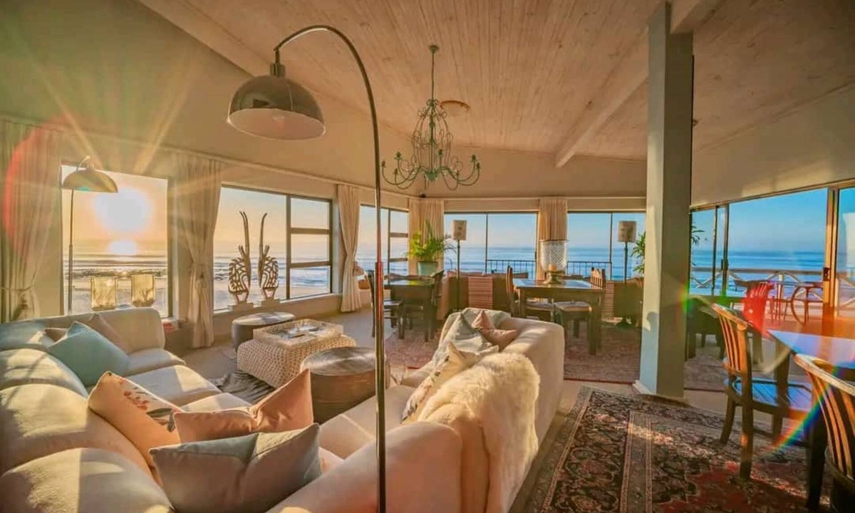 Jeffreys Bay House | On the Beach Guesthouse