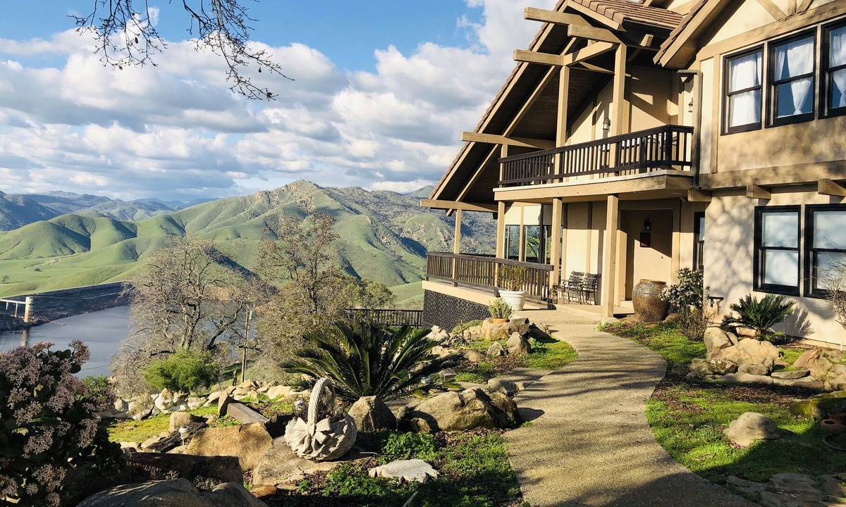 Lemon Cove House | On top of the world!!