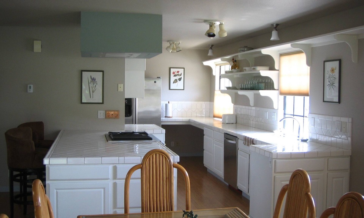 Callender House | Our cozy guest house is great for families & golf!