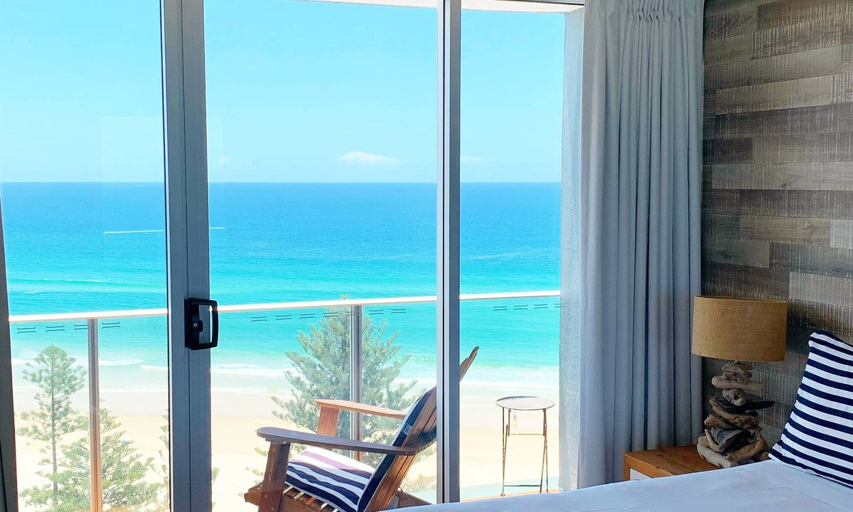 Burleigh Heads Hotel | Pacific Regis Apartments