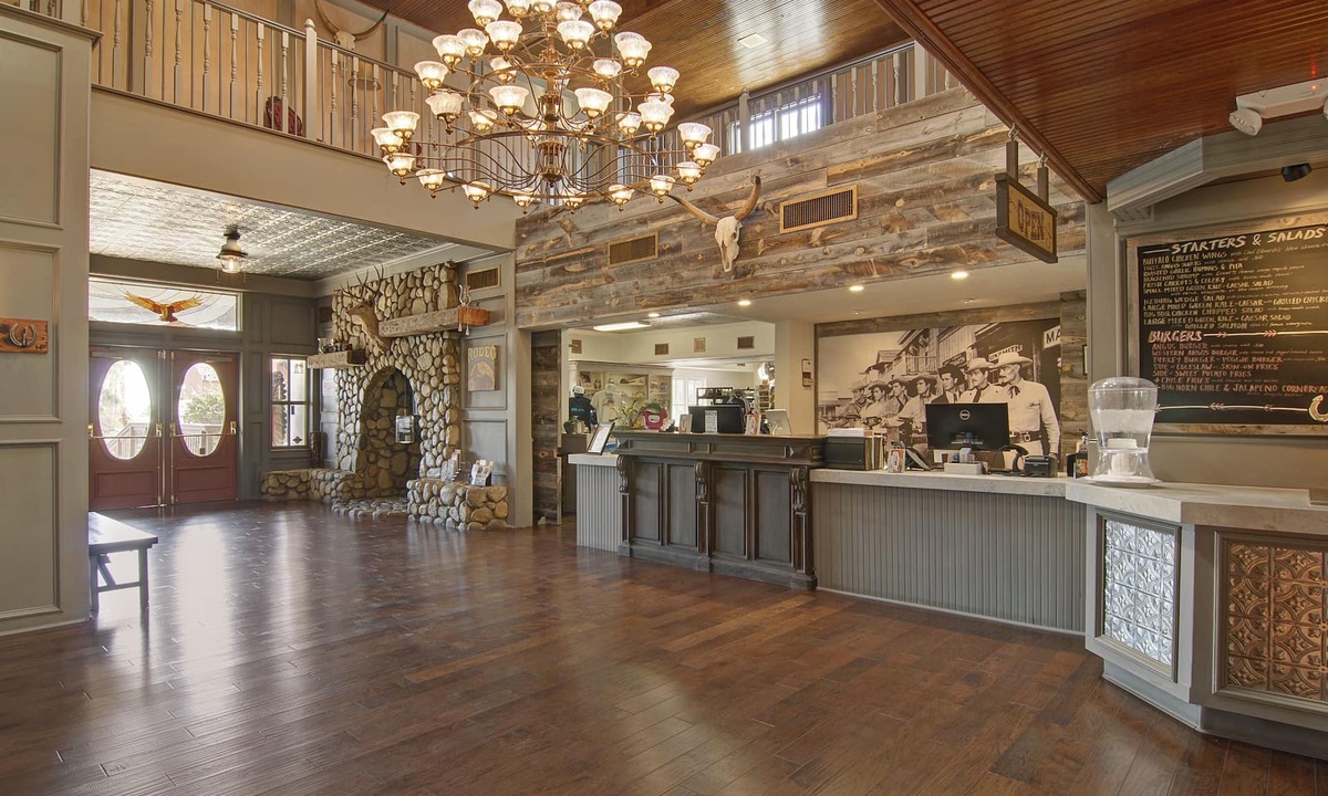 Borrego Springs Hotel | Palm Canyon Hotel & RV Resort