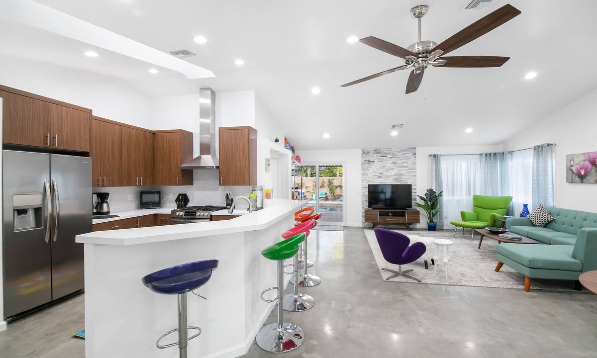 Cathedral City House | Palm Springs getaway - mid century home w/saltwater pool & mountain views