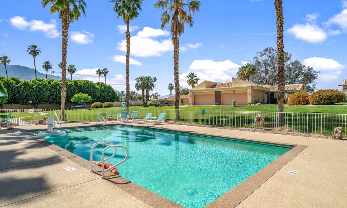 Cathedral City Condo | Palm Springs Oasis at CCCC 2 Bed 2Bath with Office