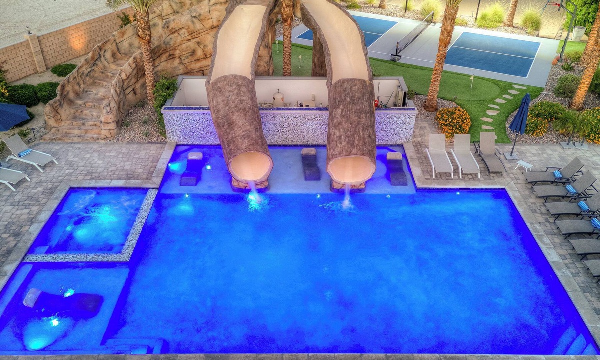 Bermuda Dunes House | Palm Villa- Luxury 8 Bed, Pickleball, Volleyball, Golf