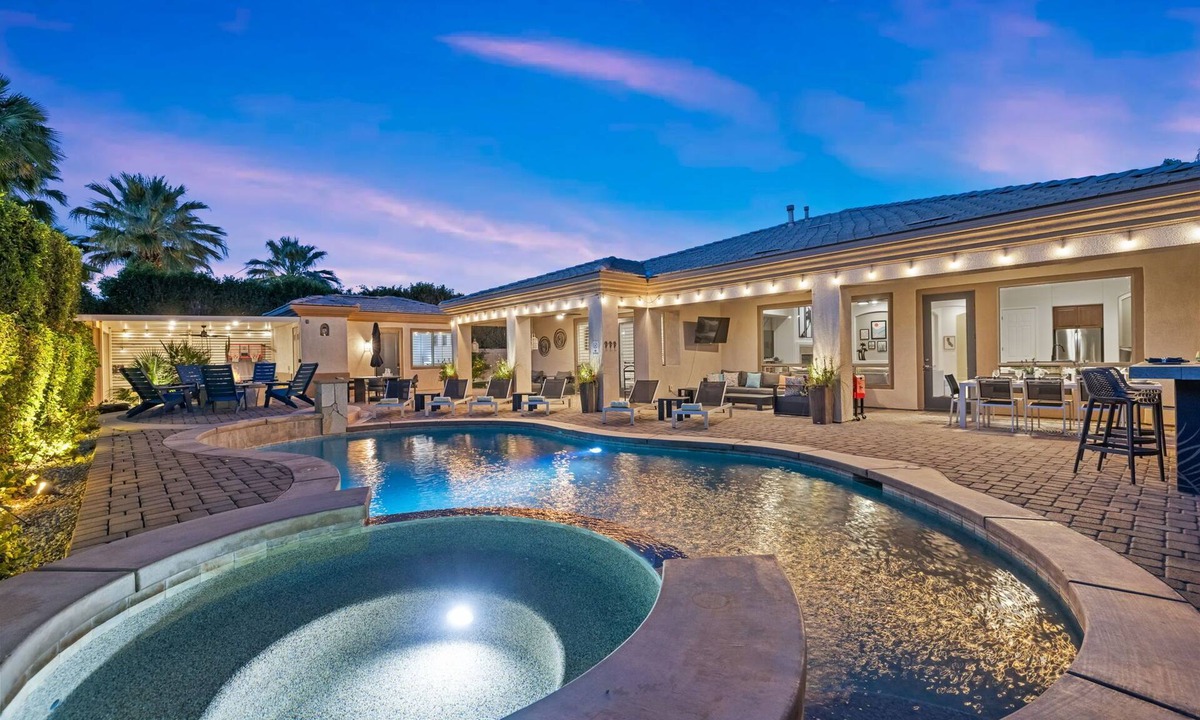 Rancho Santana House | Paradise Palms: Family fun, Salt water pool/spa, games, fire pit