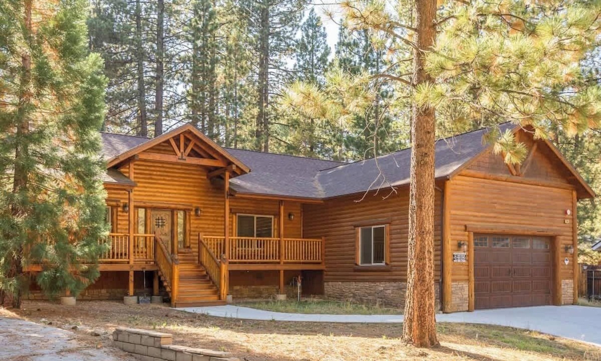 Summit Estates House | Paradise Pines. Walk to Summit, relax with family