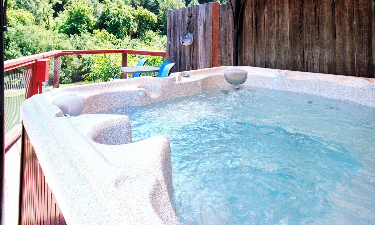 Guerneville House | Paradise: Riverfront 3 Bed 2 Bath + Hot Tub, Dock & Boats. 3/4 mile to town