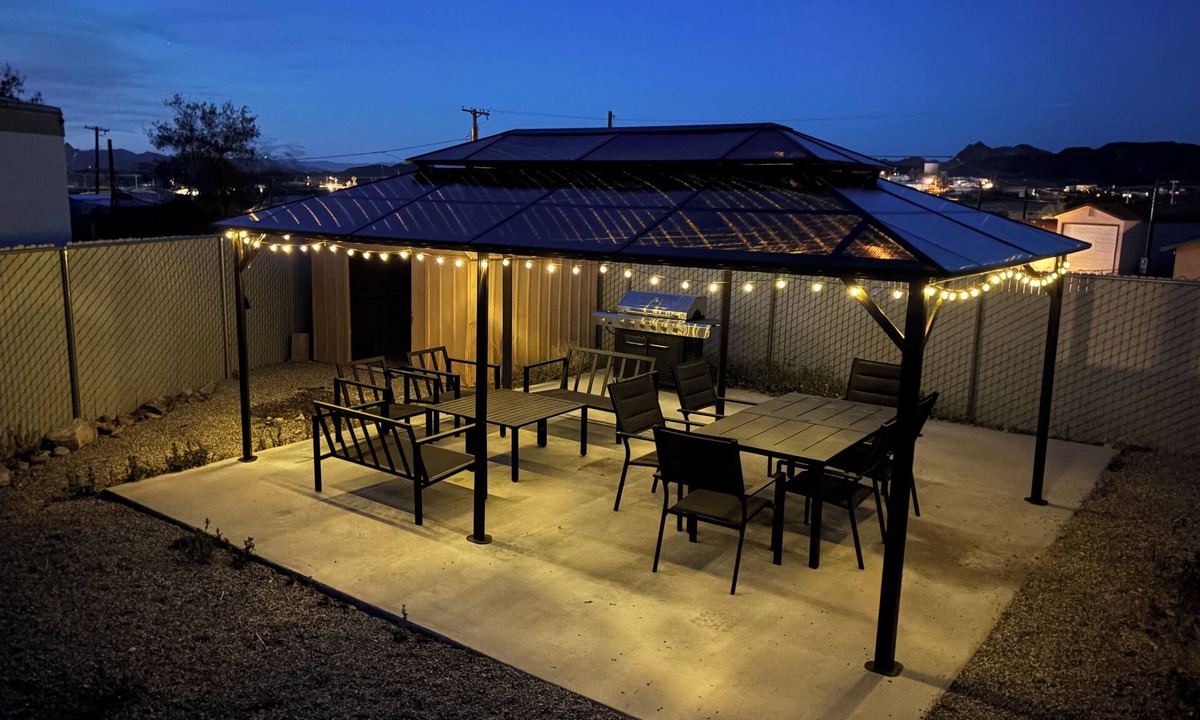 Cienega Springs House | Parker Sun Daze Getaway. Sleeps 7, Boat Parking + BBQ. Close to free boat ramp