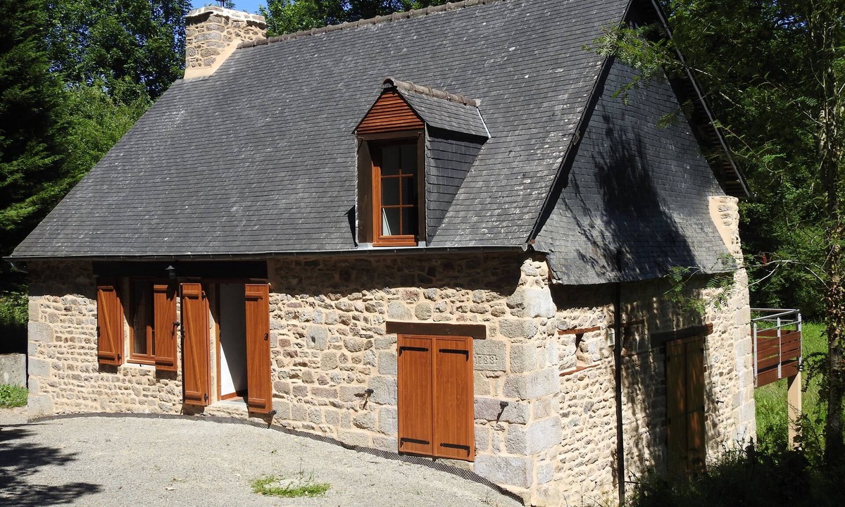 Bazouges-la-Perouse Cottage | Peace and Tranquility at L'Etang