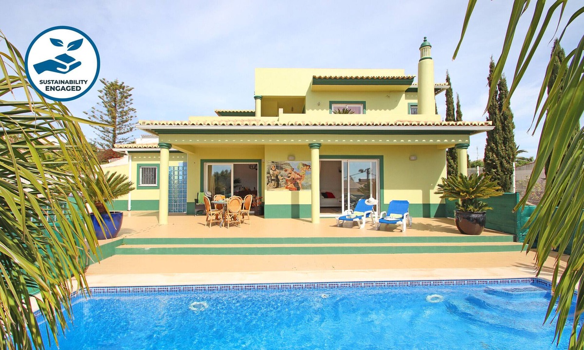 Estombar Villa | Peaceful villa with heatable pool