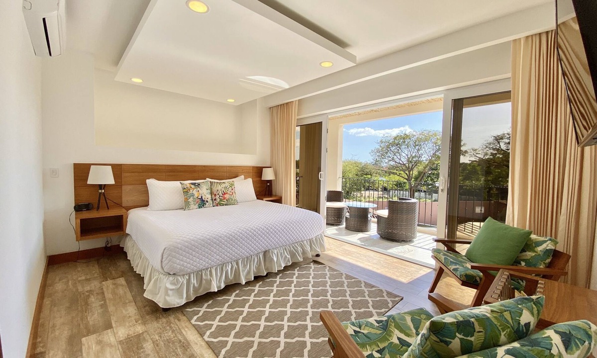 Playa Langosta Apartment | Peninsula 9 ⛱ Tropical Lux ⛱ 2Bdr condo⛱ Pool view⛱ At the Beach ⛱ Playground