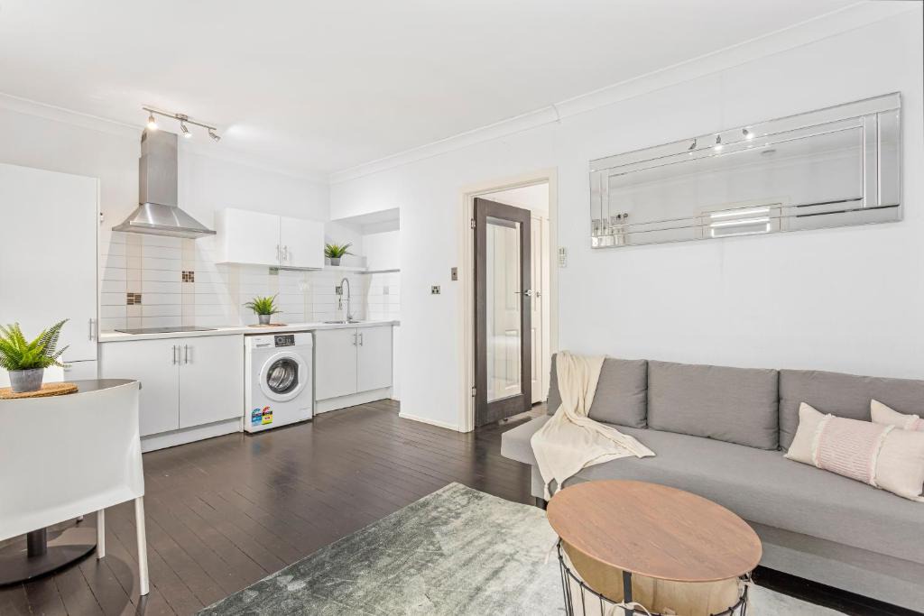 Surfers Paradise Apartment | Peninsular Drive 1 bedroom