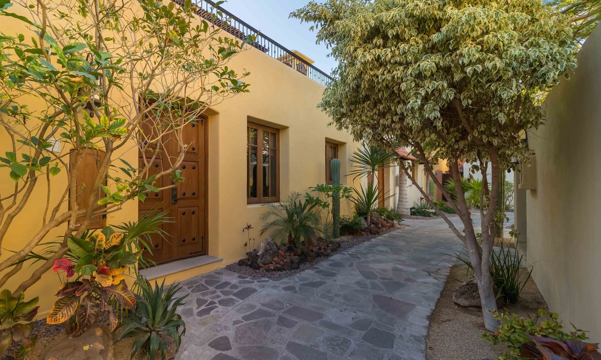 Nopolo House | Perfect Home steps from Community pool, beach and Wine Bar in Founders
