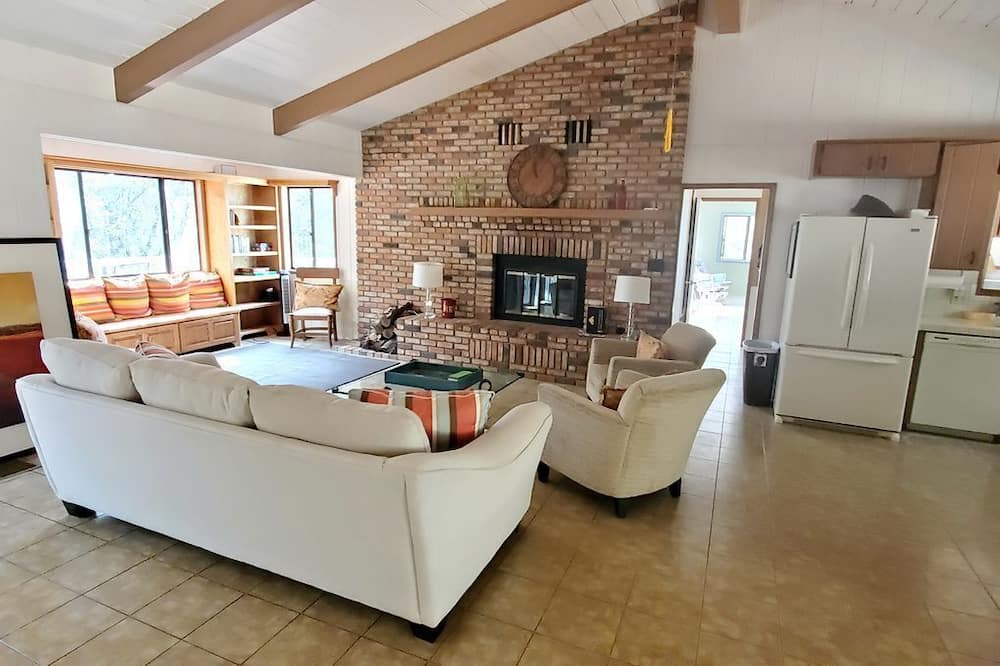 Julian Cabin | Pet-Friendly Cabin in Julian for Weekend Getaways in California