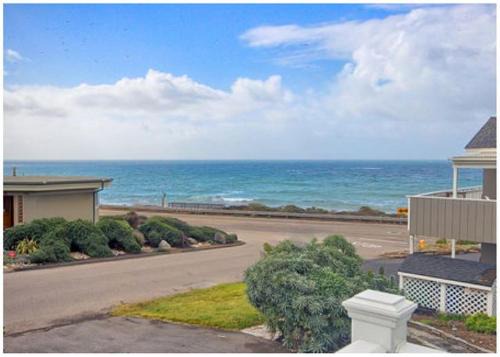 San Simeon House | Pinestone on Moonstone Beach
