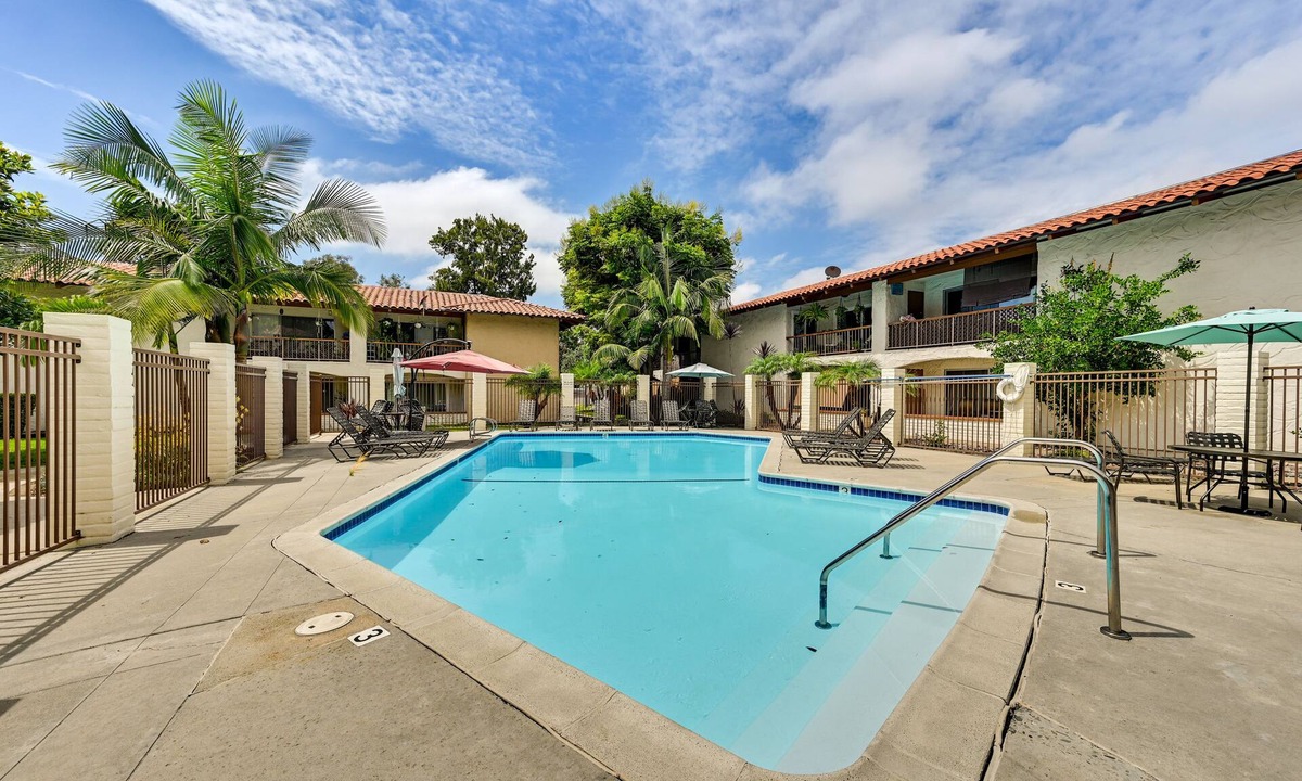 Grantville Condo | Pool Access & More! Condo Near San Diego Comic-Con