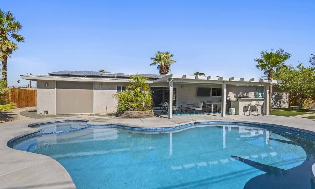 Racquet Club South House | Pool & Spa Oasis Near Downtown Palm Springs 3BR