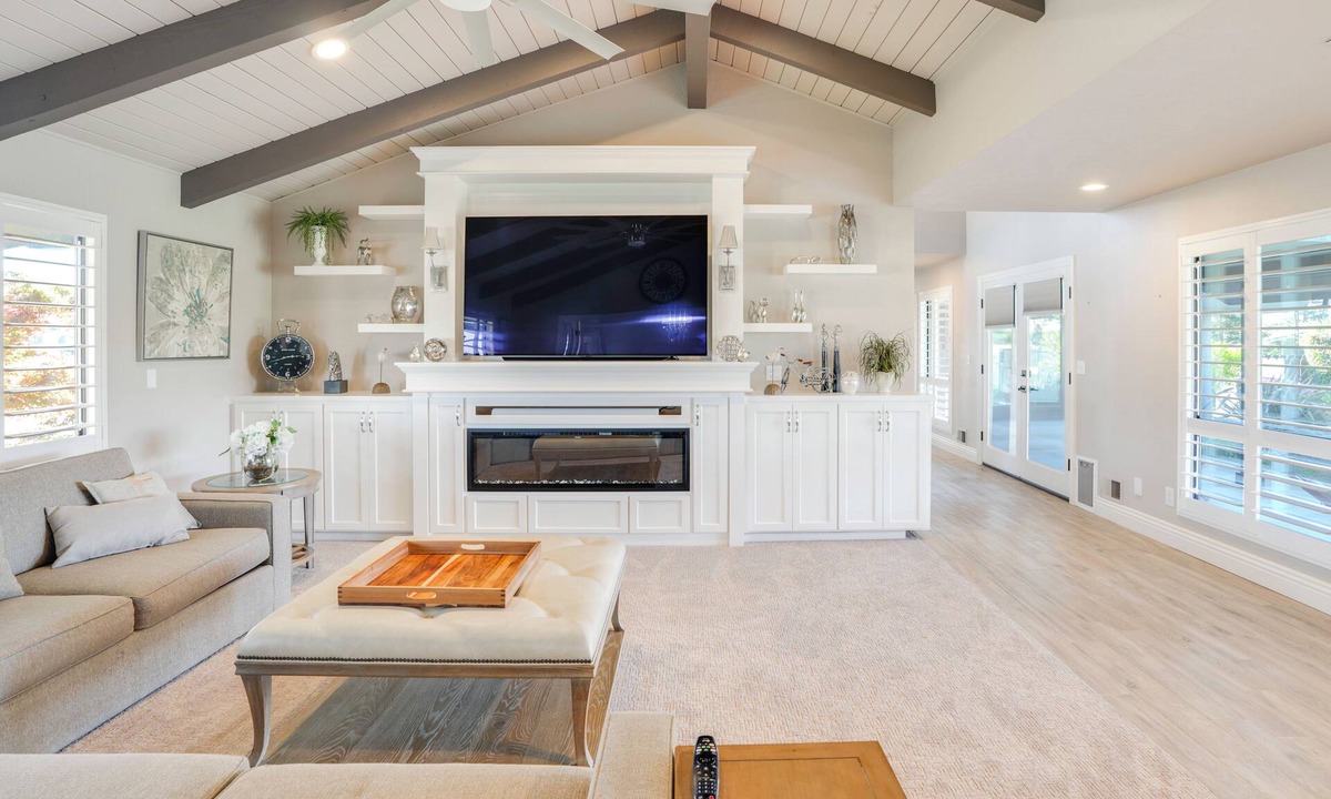 Ripon House | Poolside Escape w/Hot Tub! 8 Mi to Dtwn Modesto