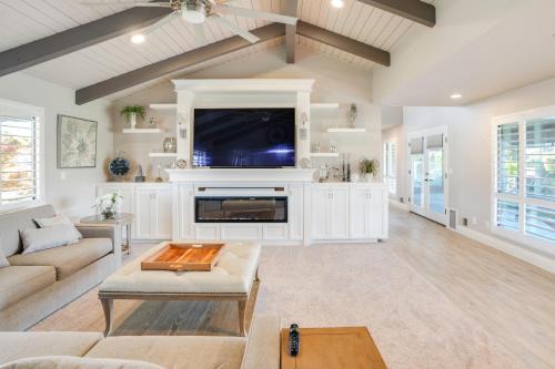 Ripon House | Poolside Escape w/Hot Tub! 8 Mi to Dtwn Modesto