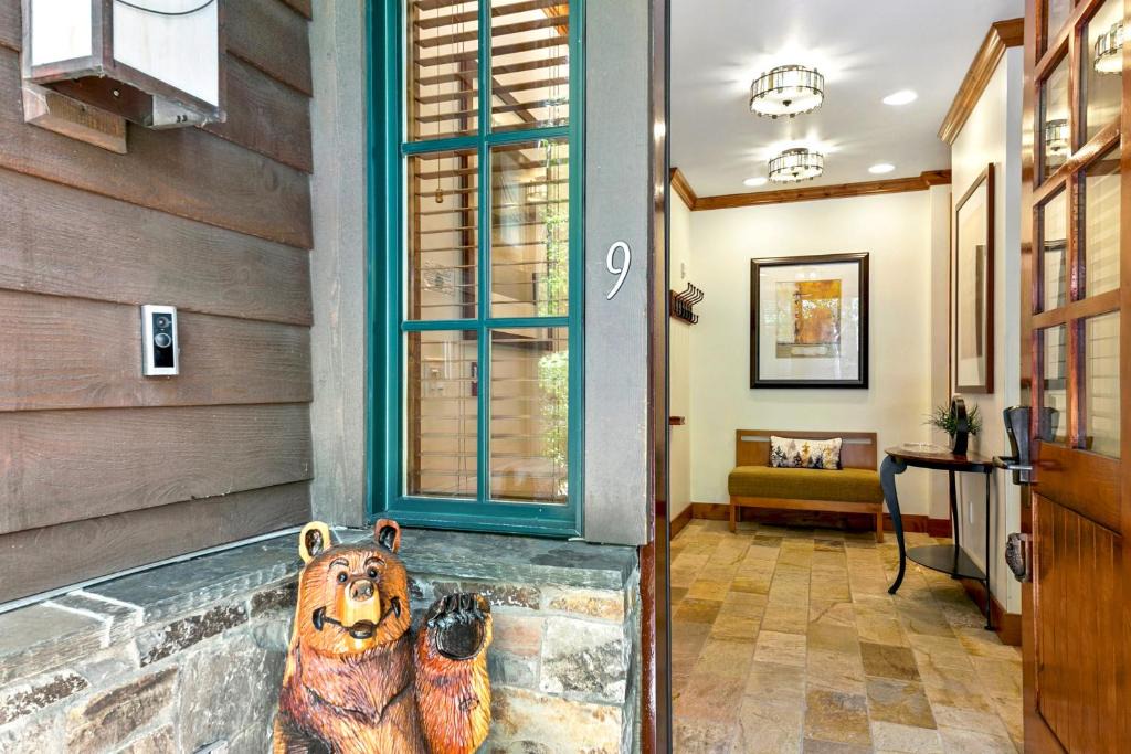 Sierra Shores Apartment | Premier Lakefront w Hot Tub & AC Near Heavenly PEAK SS9