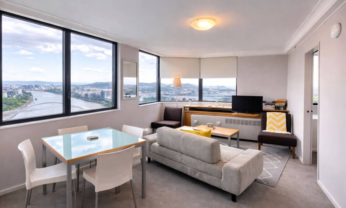 Brisbane Central Business District Apartment | Prime Sky/River Views - 1BR CBD Apt w/Parking M20