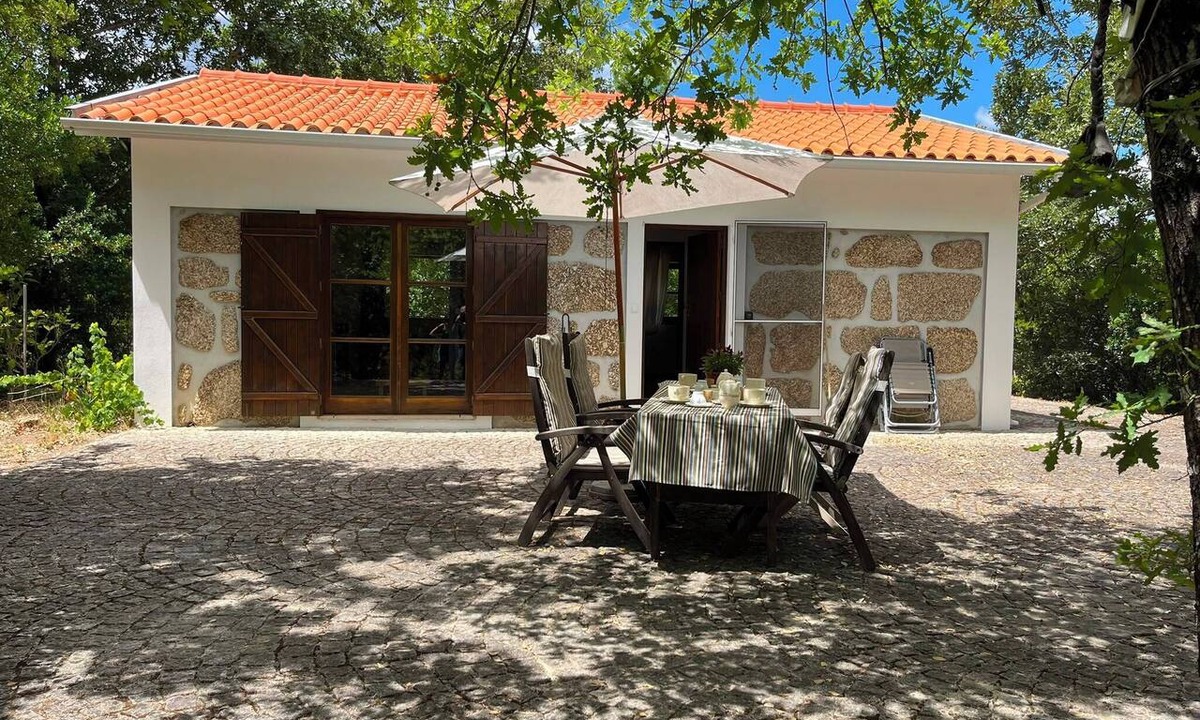 Tabua Cottage | Private cottage with river access in central Portugal