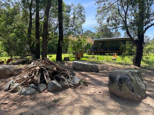 Landsborough House | Private country Cabin 1 Bedroom