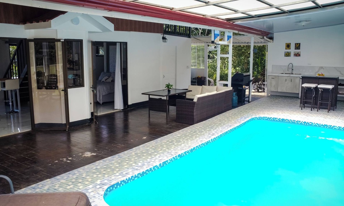 Cajon House | 🌿private Covered Terrace with Pool and full kitchen right at your back door