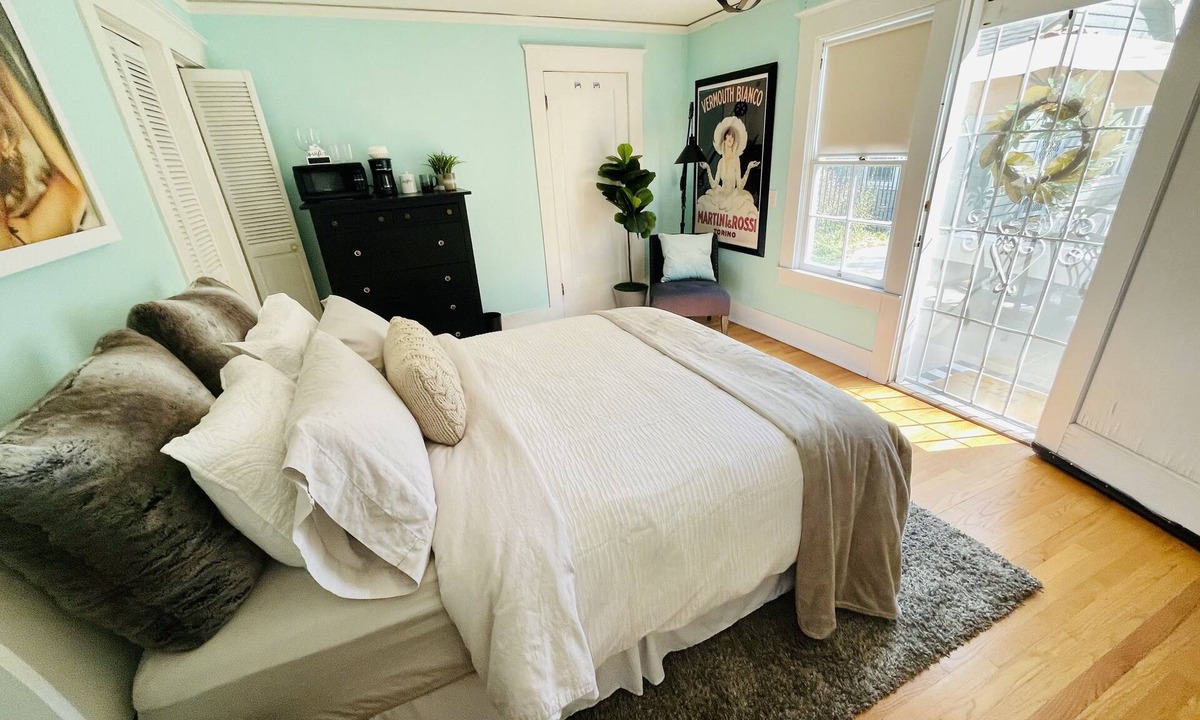 Tower District House | Private entrance with pool Mother-in-law Suite
