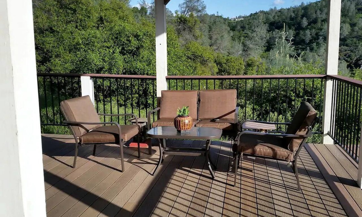 Penn Valley Cabin | Private Ground Floor Accommodation for a Couples' Getaway in Penn Valley, California