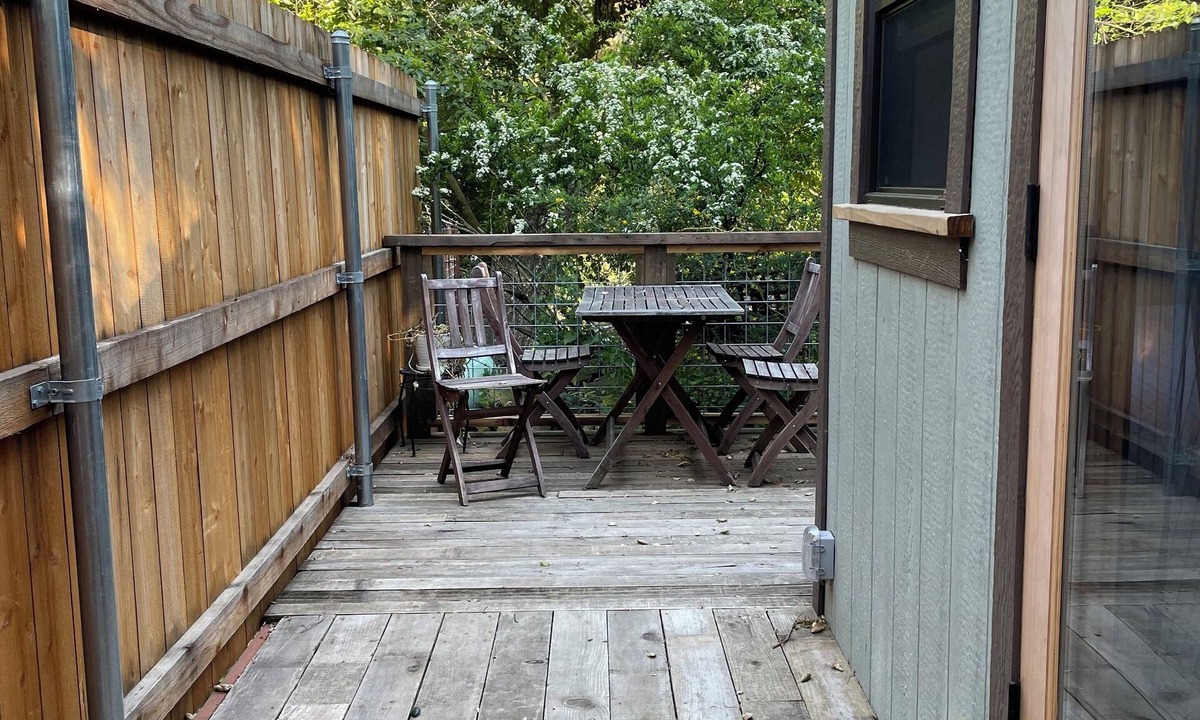 Santa Barbara Apartment | Private guest casita among the California Oaks on San Marcos Pass