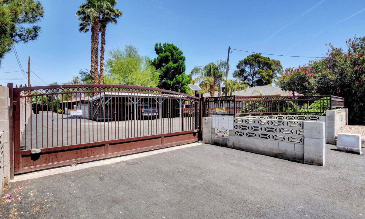 Las Vegas Apartment | Private Parking and Patio.Longer Stays Available