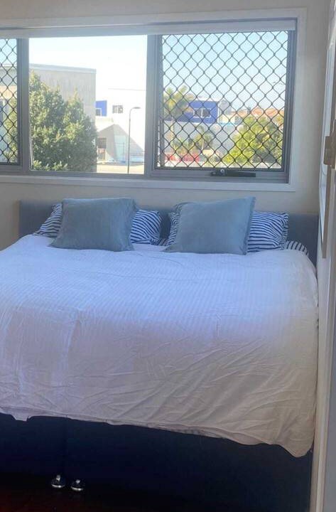 Varsity Lakes Resort | Private room ∙ 4 guests