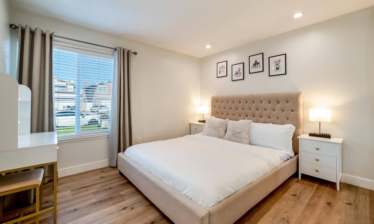 Westminster House | Private room with shared bath in Orange County Room#3