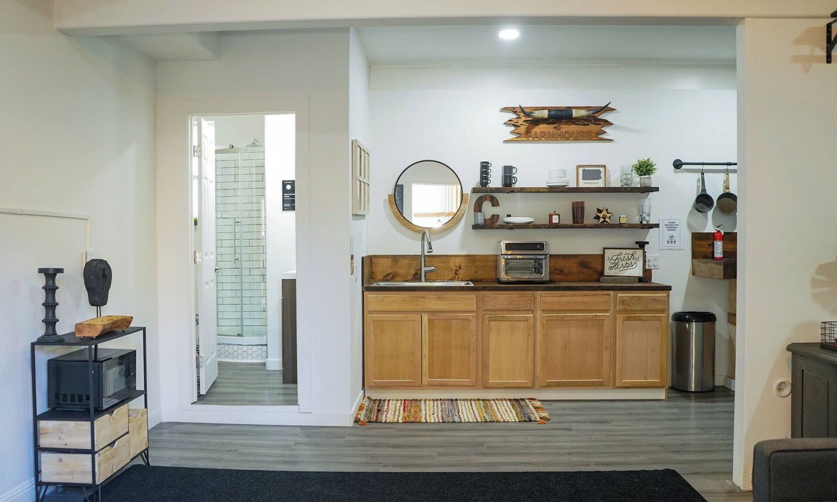 Callender Apartment | Private Studio w/Washer & Dryer, 35 min to VAFB