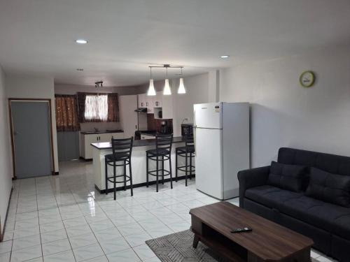 Martintar Apartment | PVV nadi AIRPORT APARTMENT