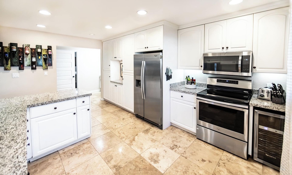 Lower Kingsbury House | Quiet Cozy Tahoe 3B/2B House, minutes from ski resorts, fire pit, mountain vibes