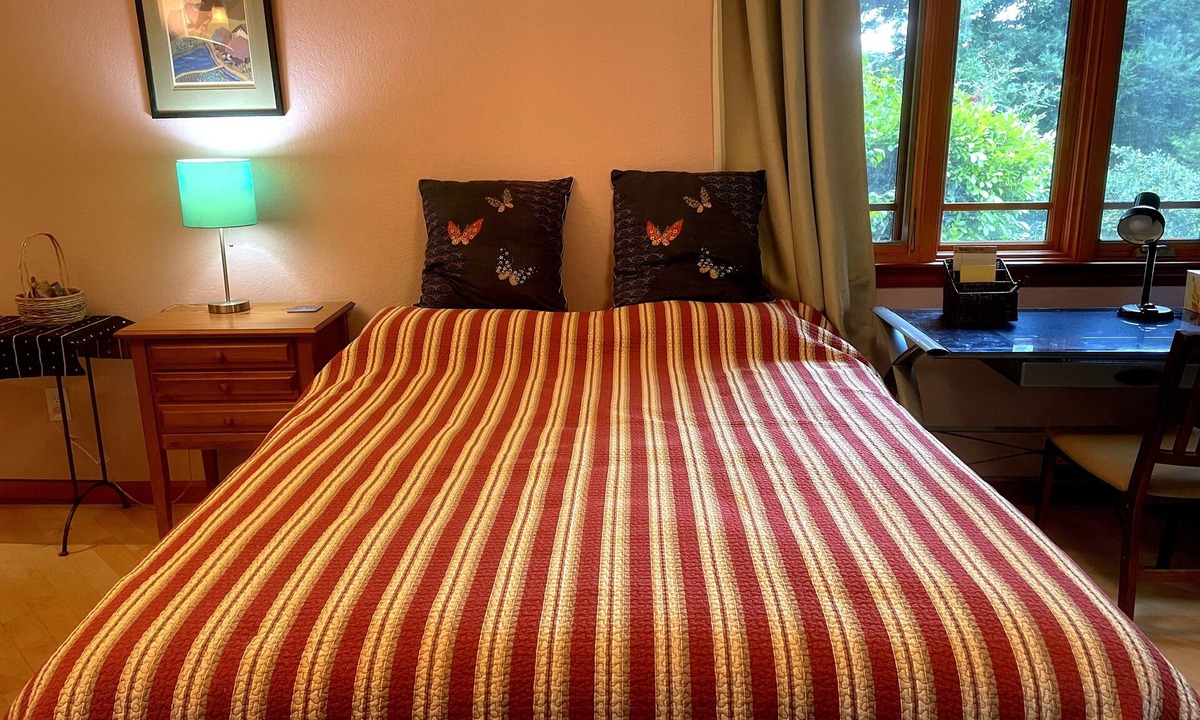 Ladera Apartment | Quiet Studio. Private Entrance. Parking. WiFi. Laundry. Near Stanford.