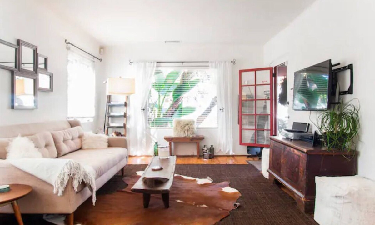 West Beach Cottage | Quintessential Santa Barbara Architecture Close to Beach, Downtown & Funk Zone