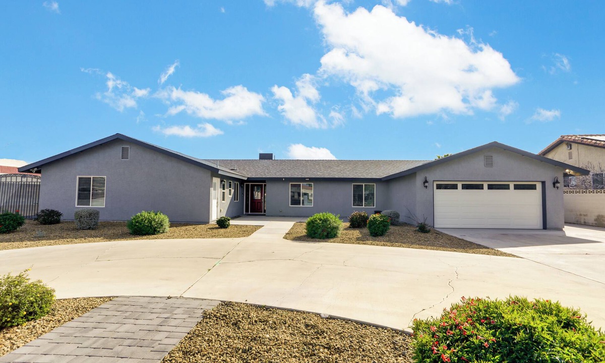 Rainbow Park House | Rare Vegas Retreat - 6 Bedrooms, 4.5 Bath, Private Pool & Entertaining Grounds