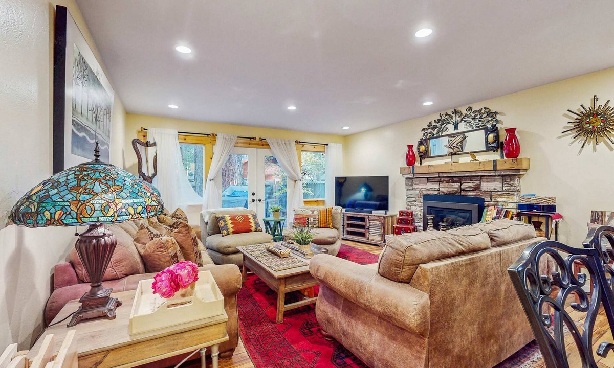 Tahoe Island House | Relaxing Dog-friendly home with gas grill & private fenced yard - close to marina