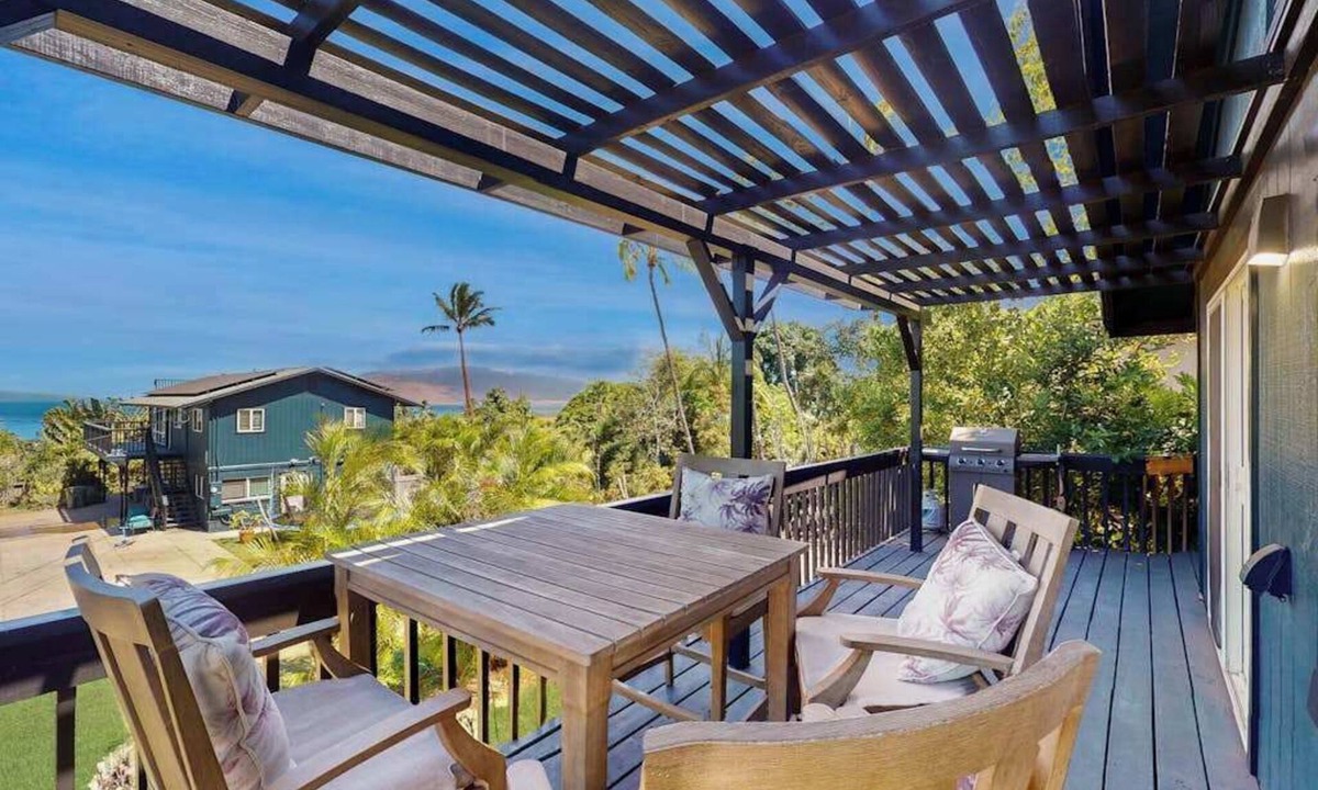 Kihei House | Remodeled Maui Meadows Cottage with AC, Ocean Views & Lanai