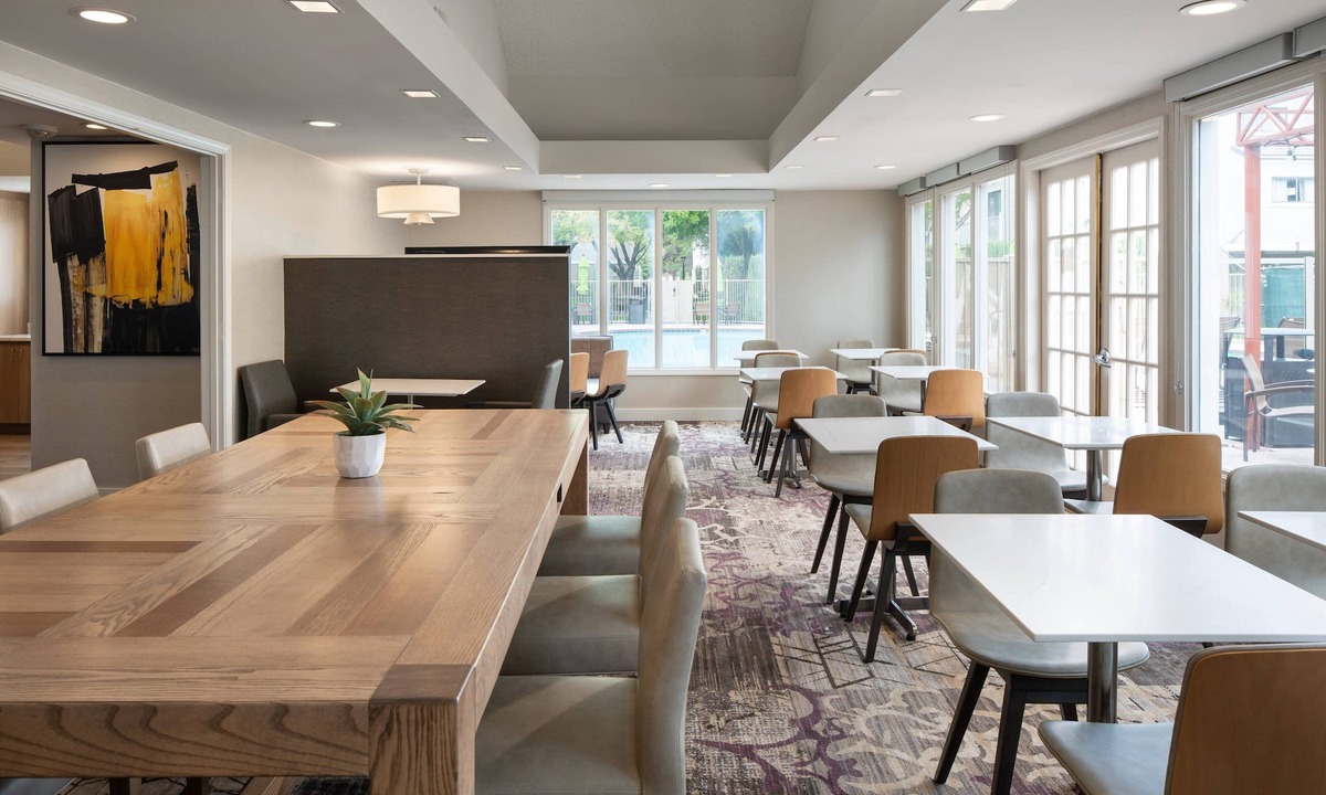 Las Vegas Hotel | Residence Inn Las Vegas Convention Center by Marriott