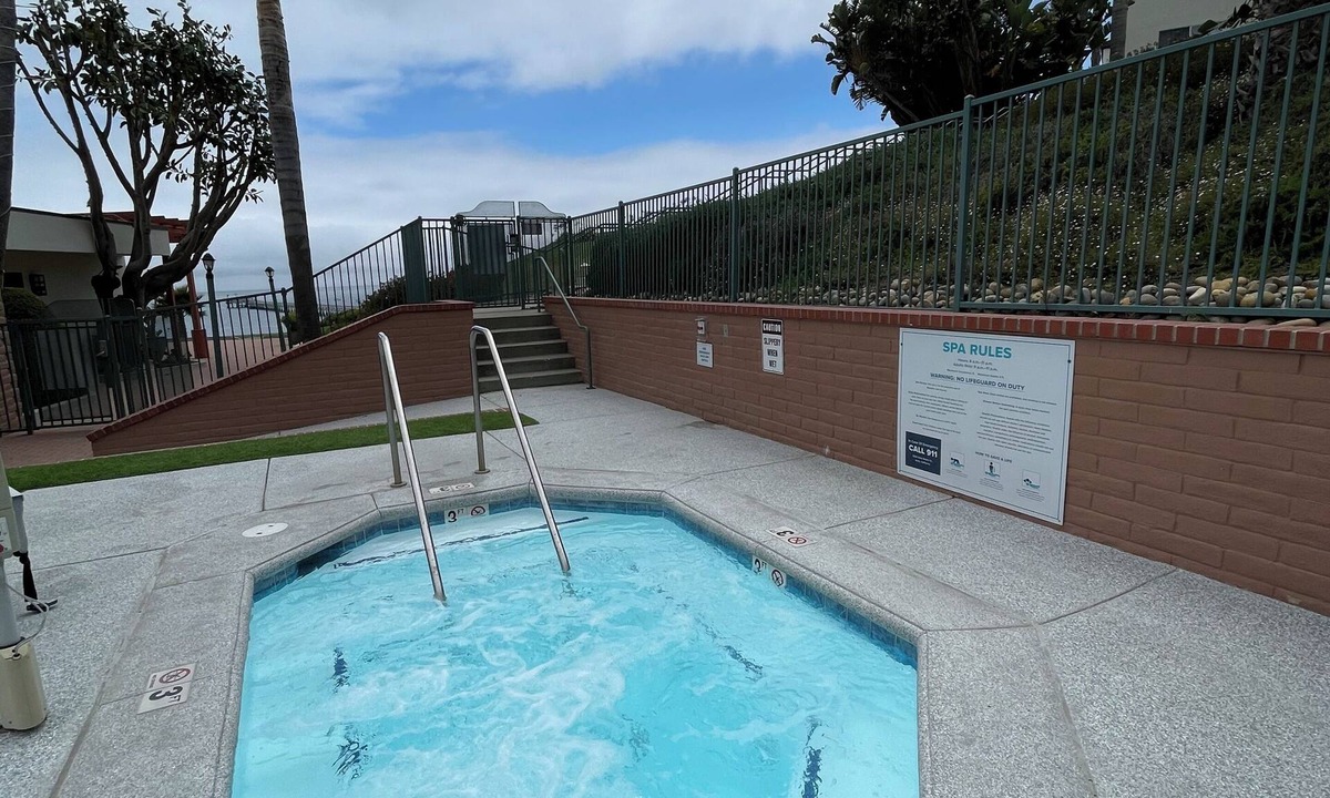 Callender Resort | Resort 793 sqft 1-bedroom Imperial suite resort in Avila Beach. Only July19-26