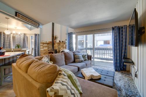 Mammoth Lakes House | Resort Condo w/Hot Tub & Pool, Near Ski Lift