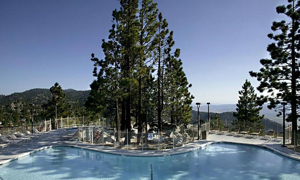Tahoe Village Resort | Ridge Tahoe 2-Bedroom Condo + Amenities